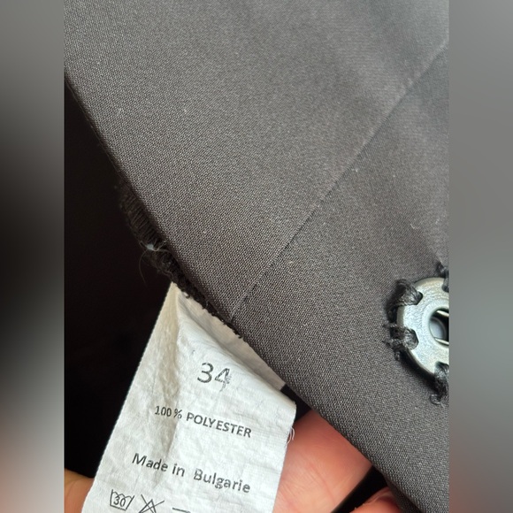 Classic Elegant Women's Suit Jacket with Single Snap Closure, Black, Size 34. - Picture 5 of 9